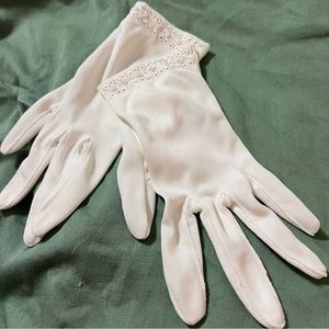 Vintage nylon gloves, in excellent ondition